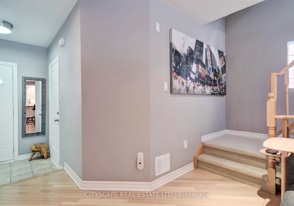 353-sparrow-circle-pickering-ontario-e13704080