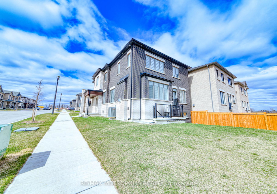 1201-chateau-court-pickering-ontario-e13704214