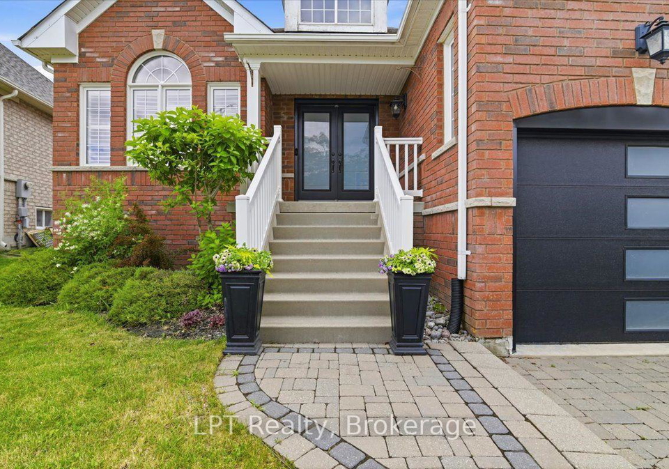 111-lunney-crescent-clarington-ontario-e13704294