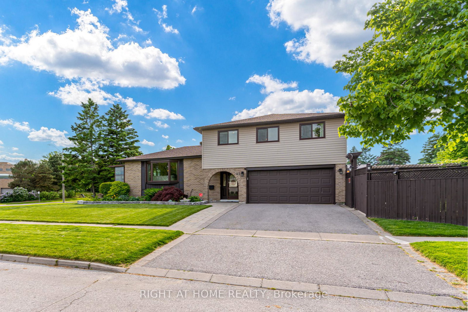51-lewin-crescent-ajax-ontario-e13704374