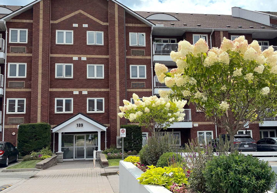 189-lake-driveway-west-w-ajax-ontario-e13704396