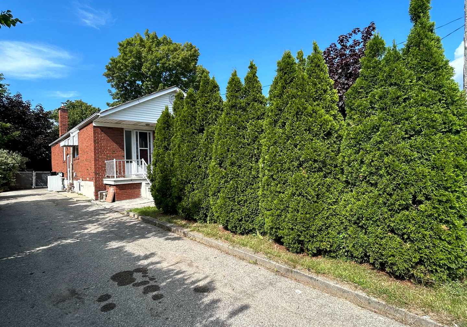 8-highwood-avenue-toronto-scarborough-ontario-e13704504