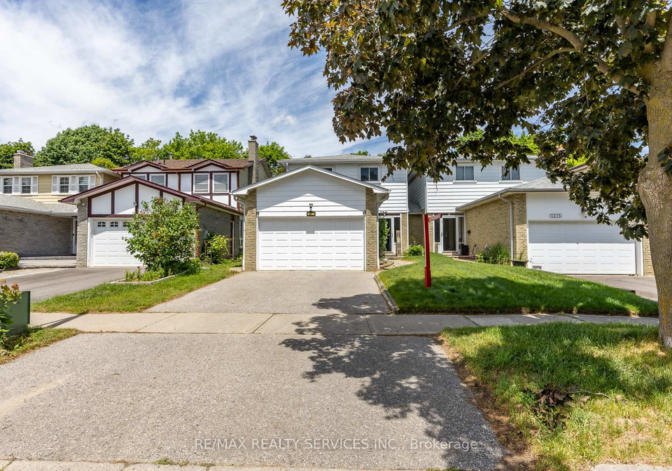 1217-gloucester-square-pickering-ontario-e13704634