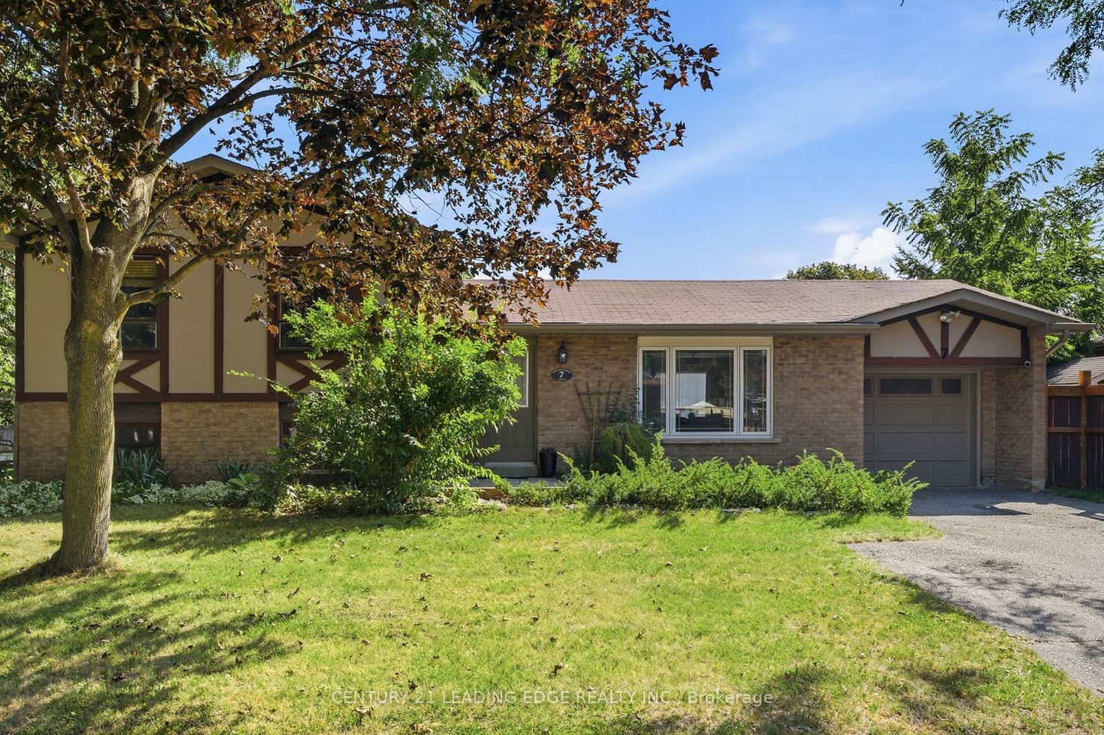 7-dawson-street-whitby-ontario-e13704696