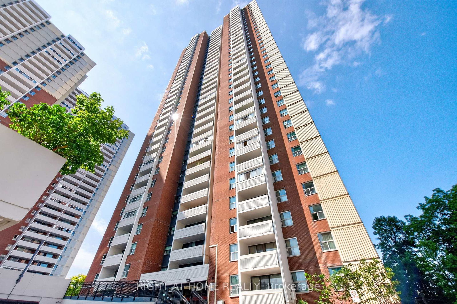 3-massey-square-toronto-east-york-ontario-e13704834