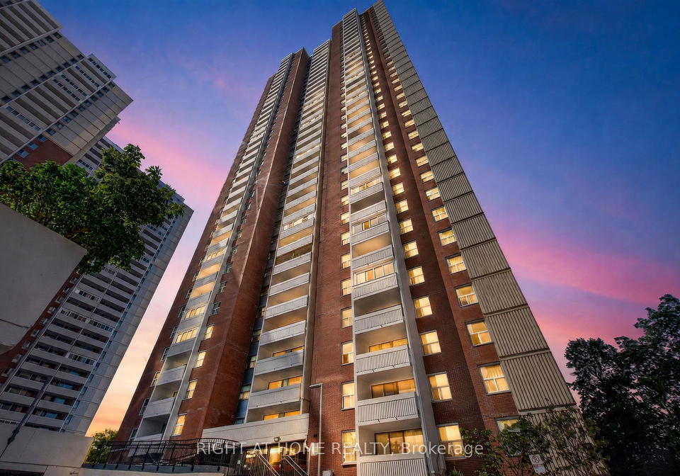 3-massey-square-toronto-east-york-ontario-e13704834