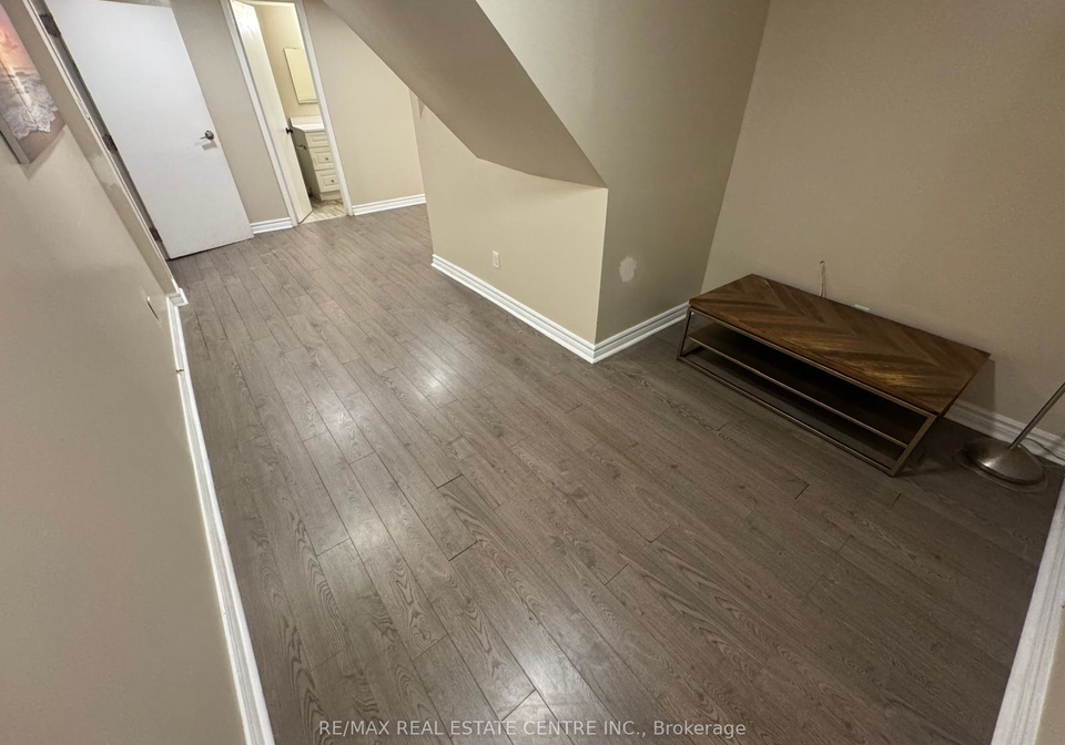 546-laurier-crescent-pickering-ontario-e13704902