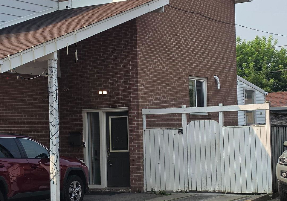 888-krosno-boulevard-pickering-ontario-e13705614