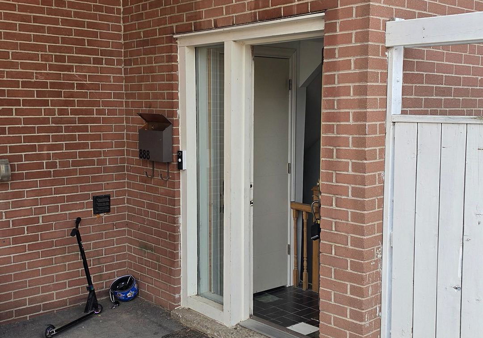 888-krosno-boulevard-pickering-ontario-e13705614