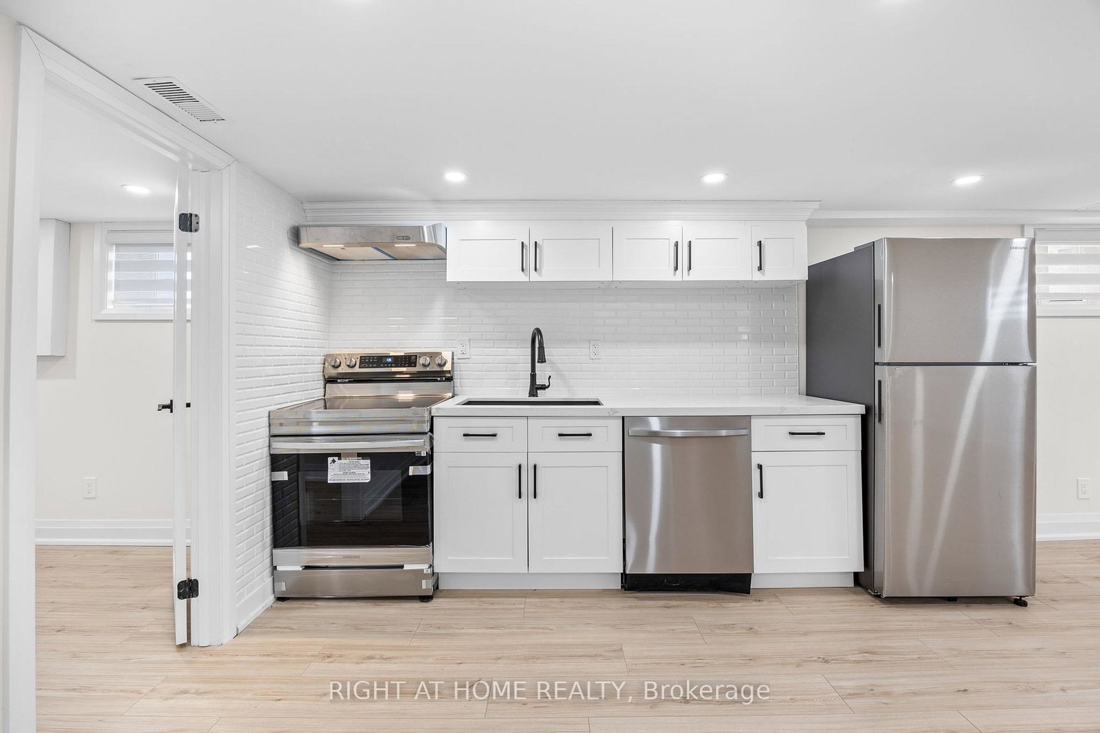 961-victoria-park-avenue-toronto-scarborough-ontario-e13707512