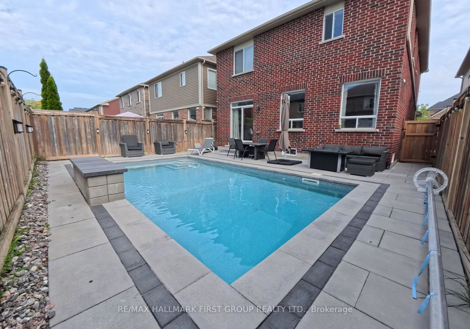 121-blackwell-crescent-oshawa-ontario-e13707710