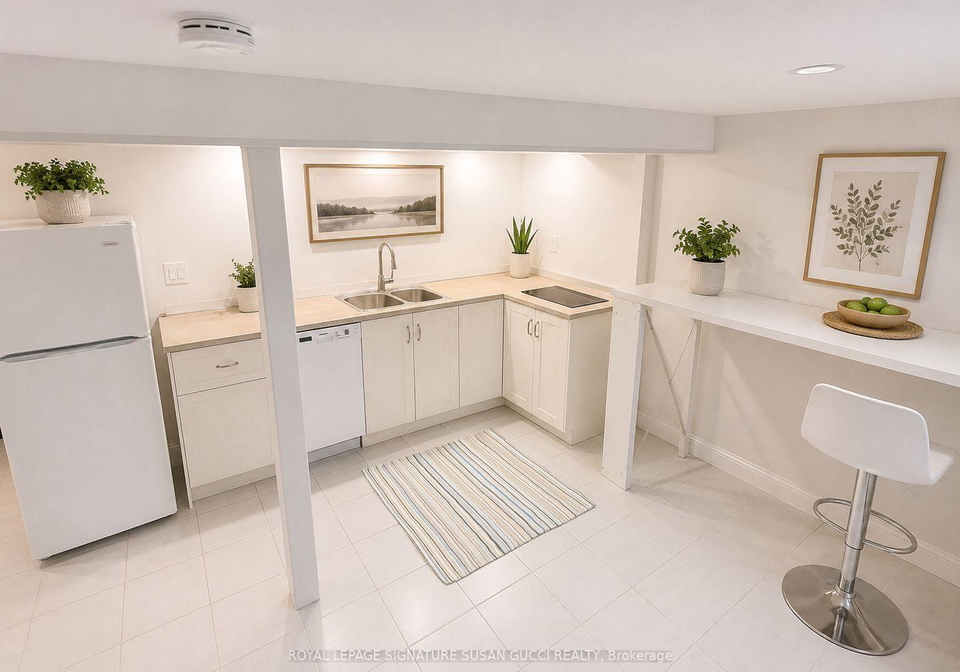 31-lesmount-avenue-toronto-east-york-ontario-e13707902