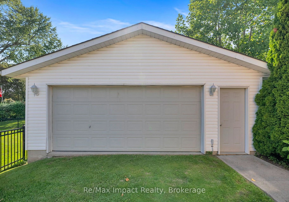 702-westdale-court-oshawa-ontario-e13709178