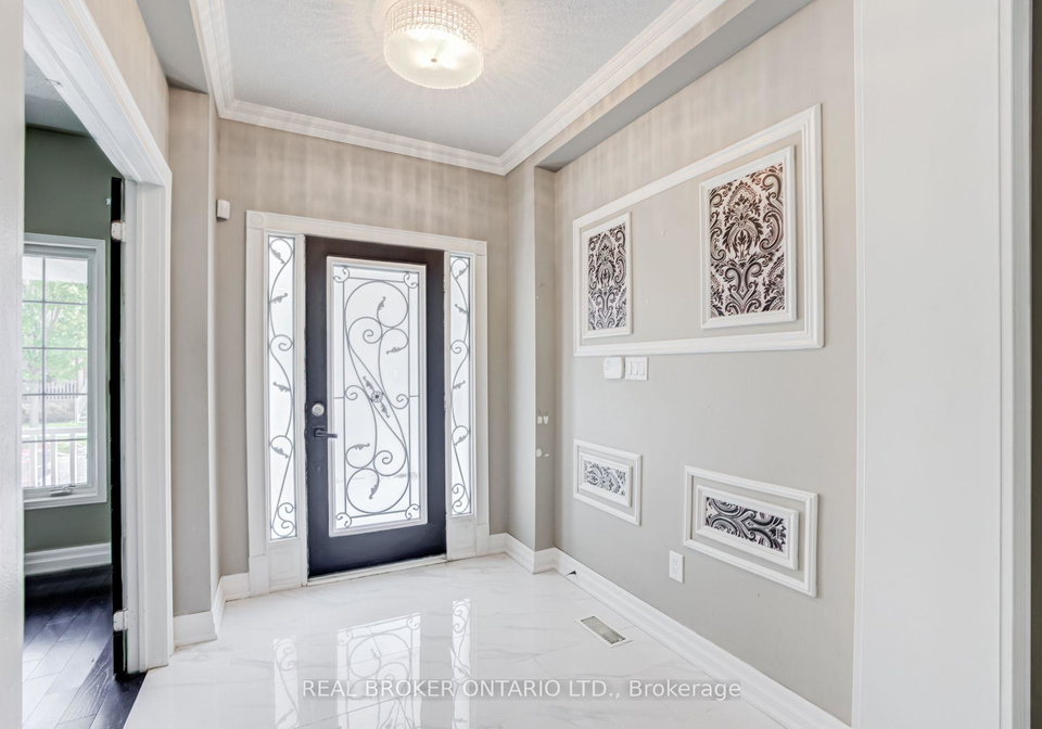 10-coyle-street-ajax-ontario-e13709580