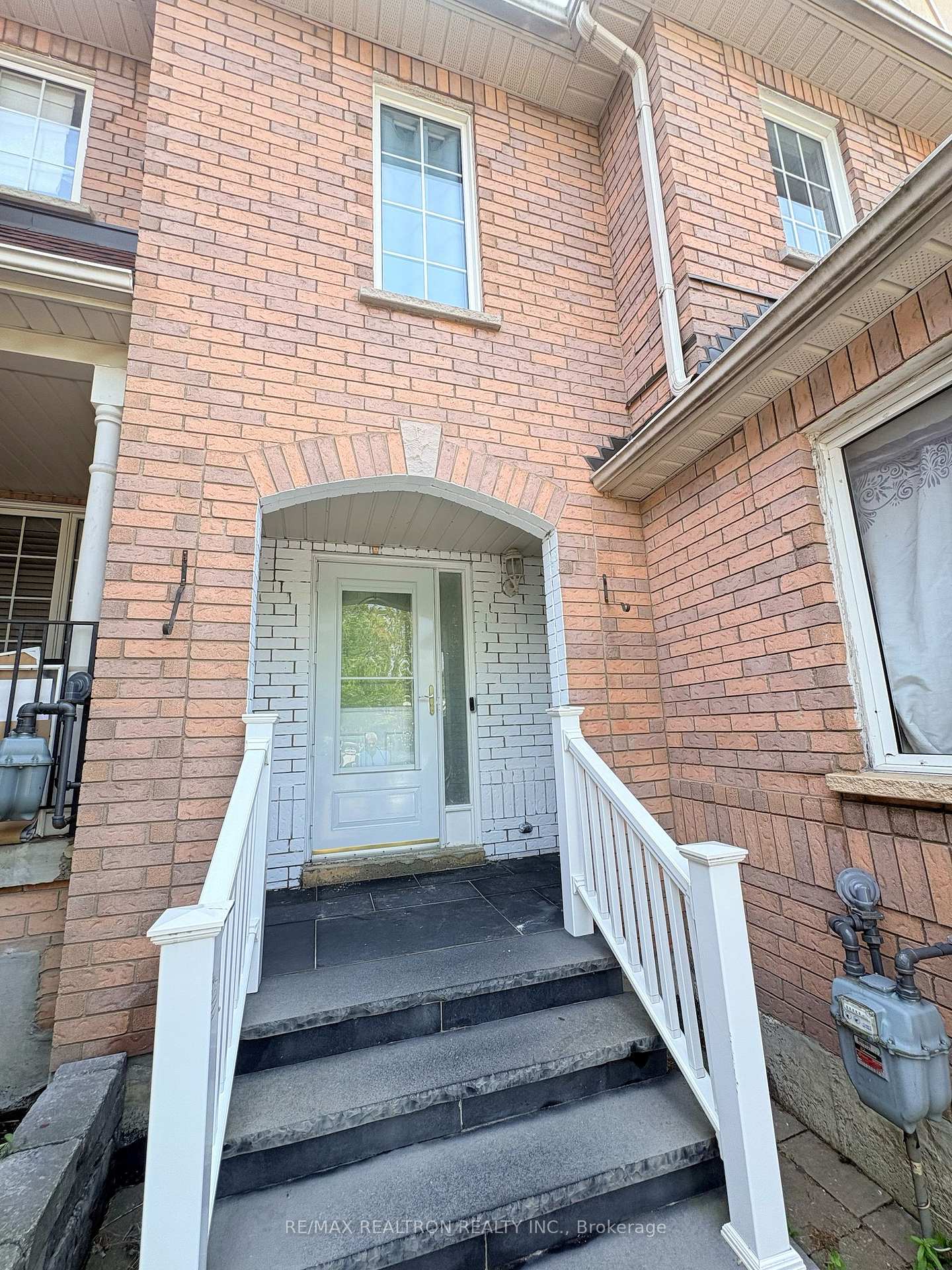 39-epps-crescent-ajax-ontario-e13709684