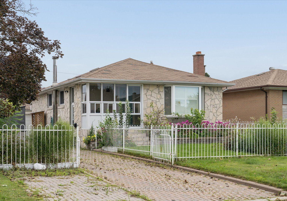 883-antonio-street-pickering-ontario-e13709976
