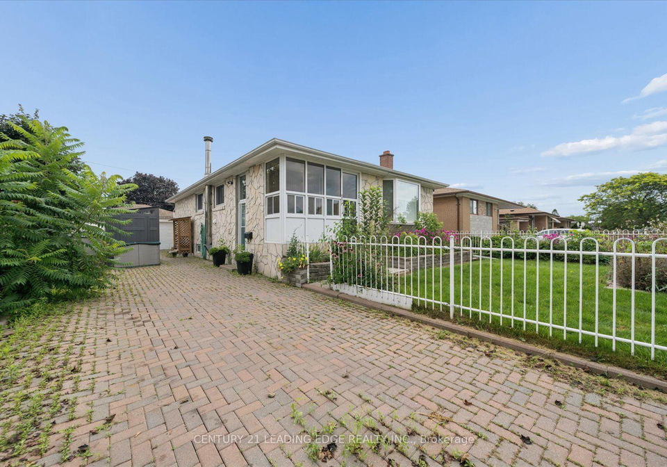883-antonio-street-pickering-ontario-e13709976