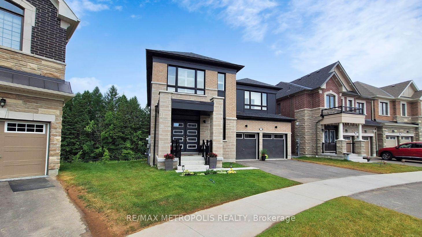 1428-mockingbird-square-pickering-ontario-e13710360