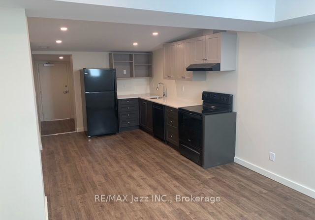 16-simcoe-street-s-oshawa-ontario-e13710436