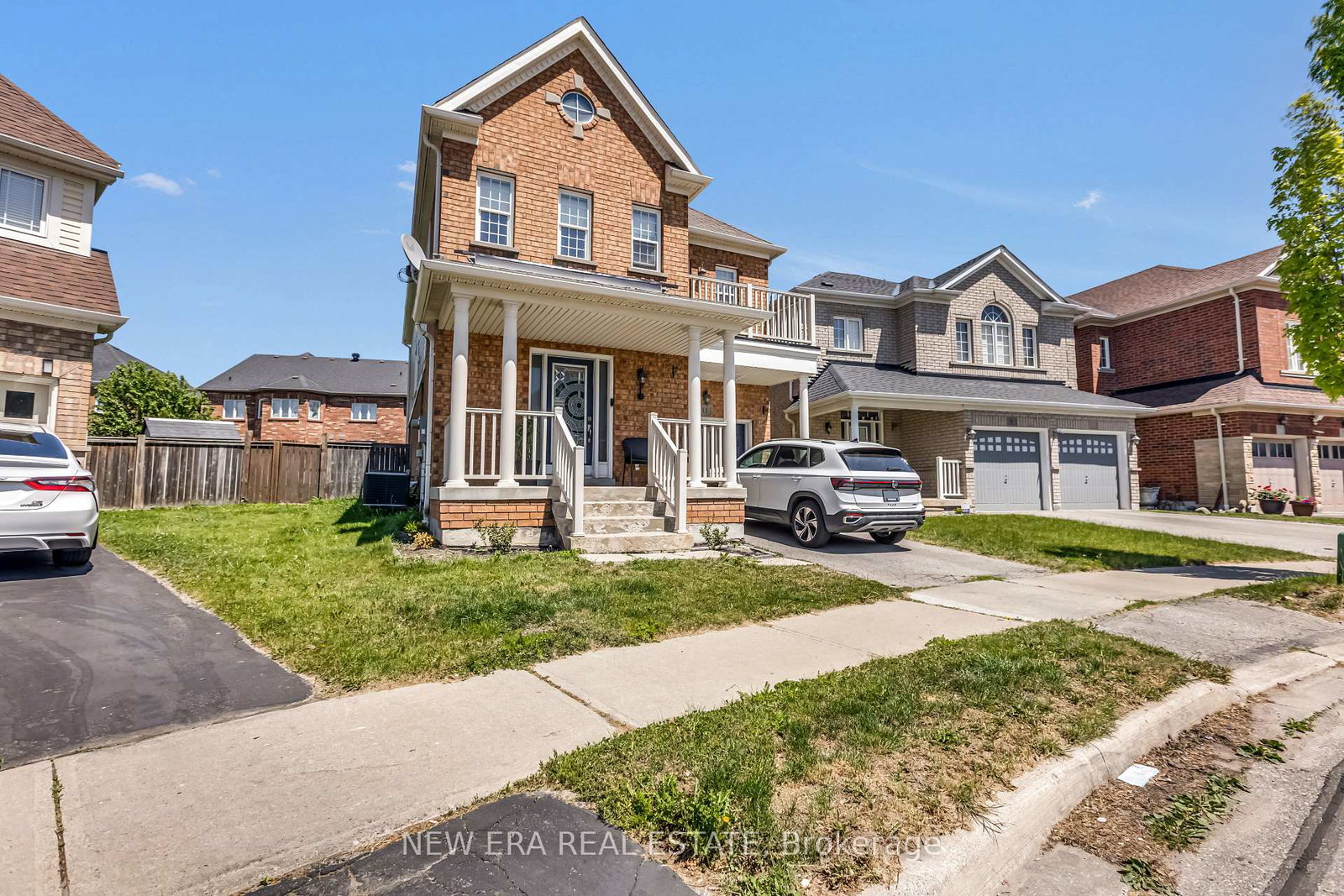 11-warnford-circle-ajax-ontario-e13710722