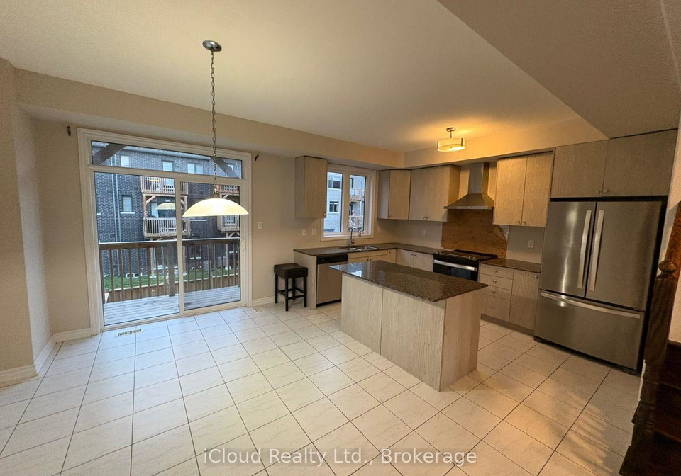 73-douet-lane-ajax-ontario-e13711006