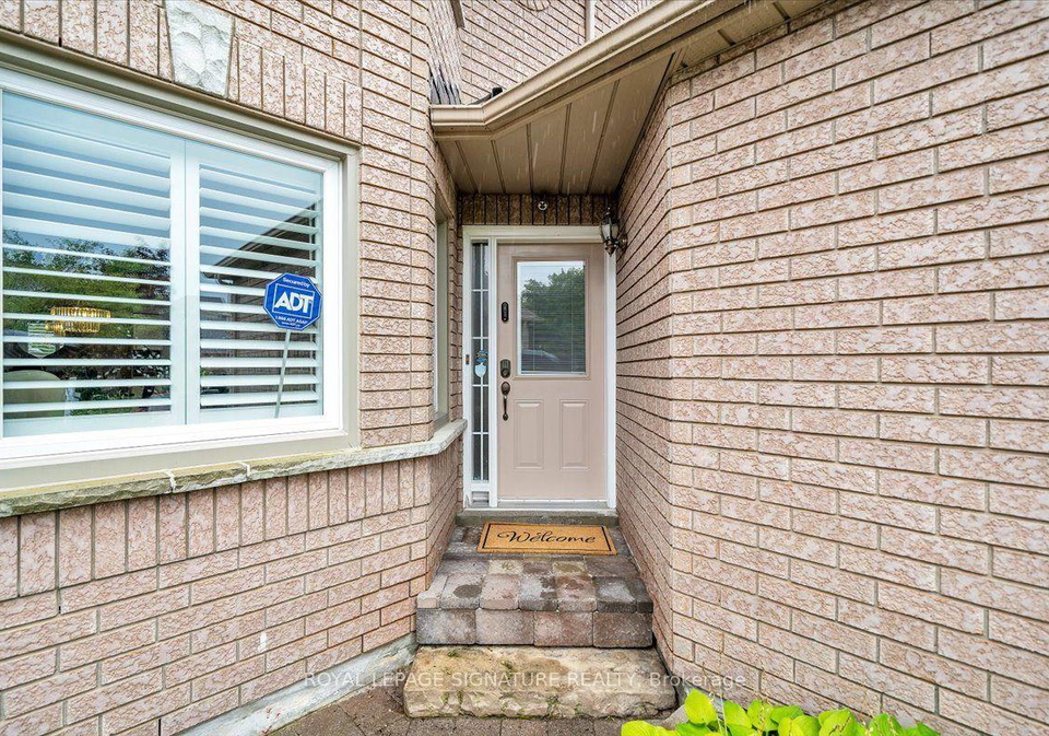 3-griffen-place-whitby-ontario-e13711064