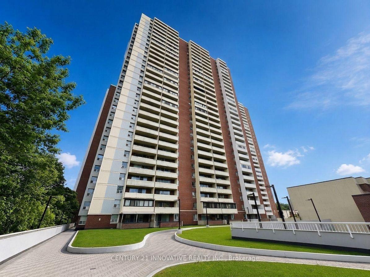 1-massey-square-toronto-east-york-ontario-e13711772