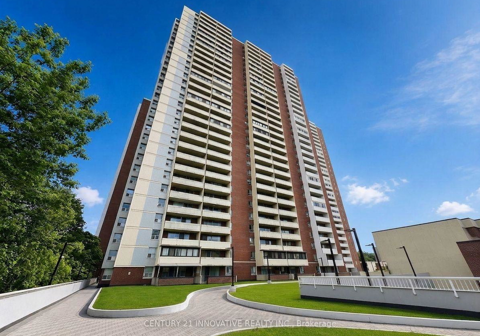 1-massey-square-toronto-east-york-ontario-e13711772