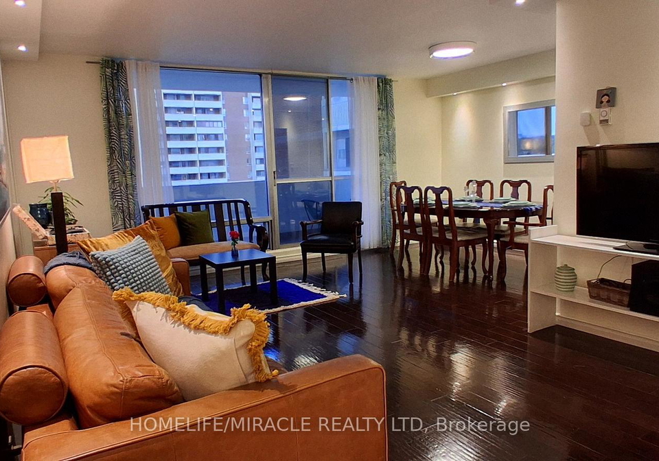 1-massey-square-toronto-east-york-ontario-e13712322