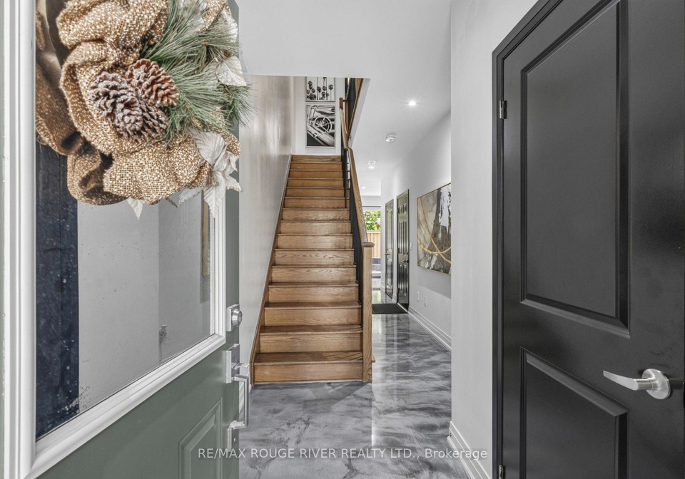 24-waterside-way-whitby-ontario-e13715790