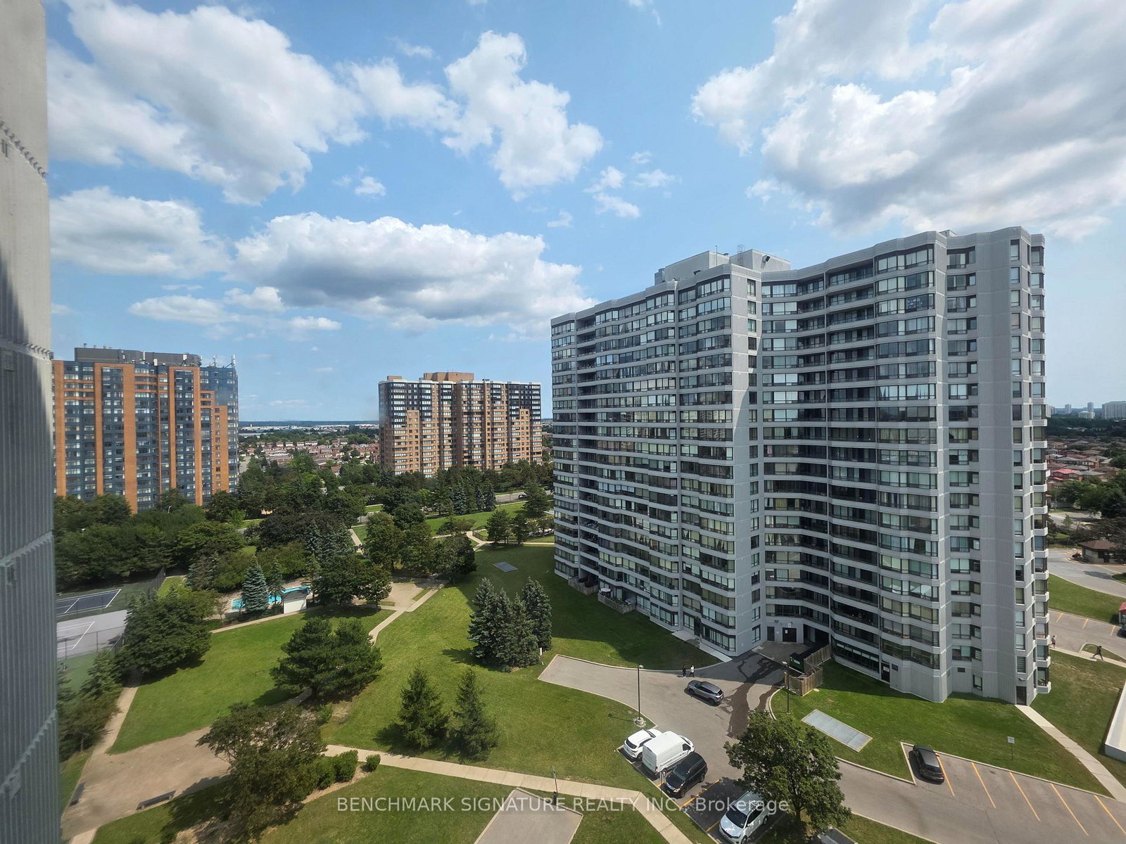 300-alton-towers-circle-toronto-scarborough-ontario-e13717776