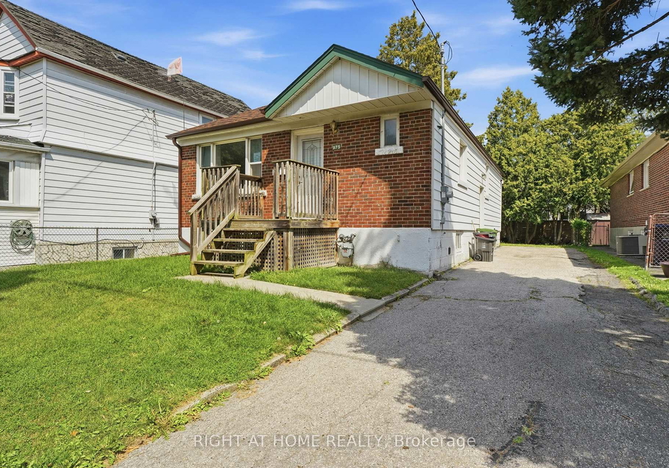 975-victoria-park-avenue-toronto-east-york-ontario-e13718294