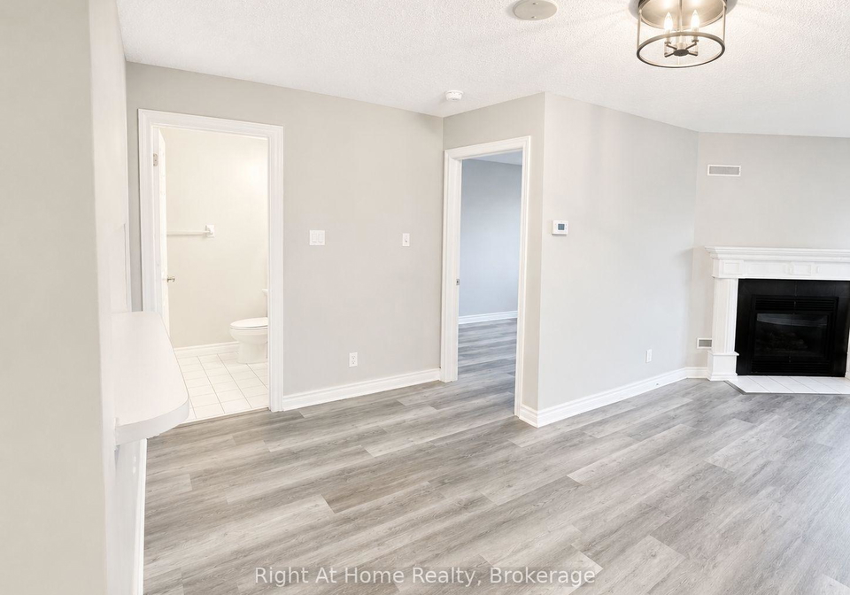 195-lake-driveway-w-ajax-ontario-e13721786