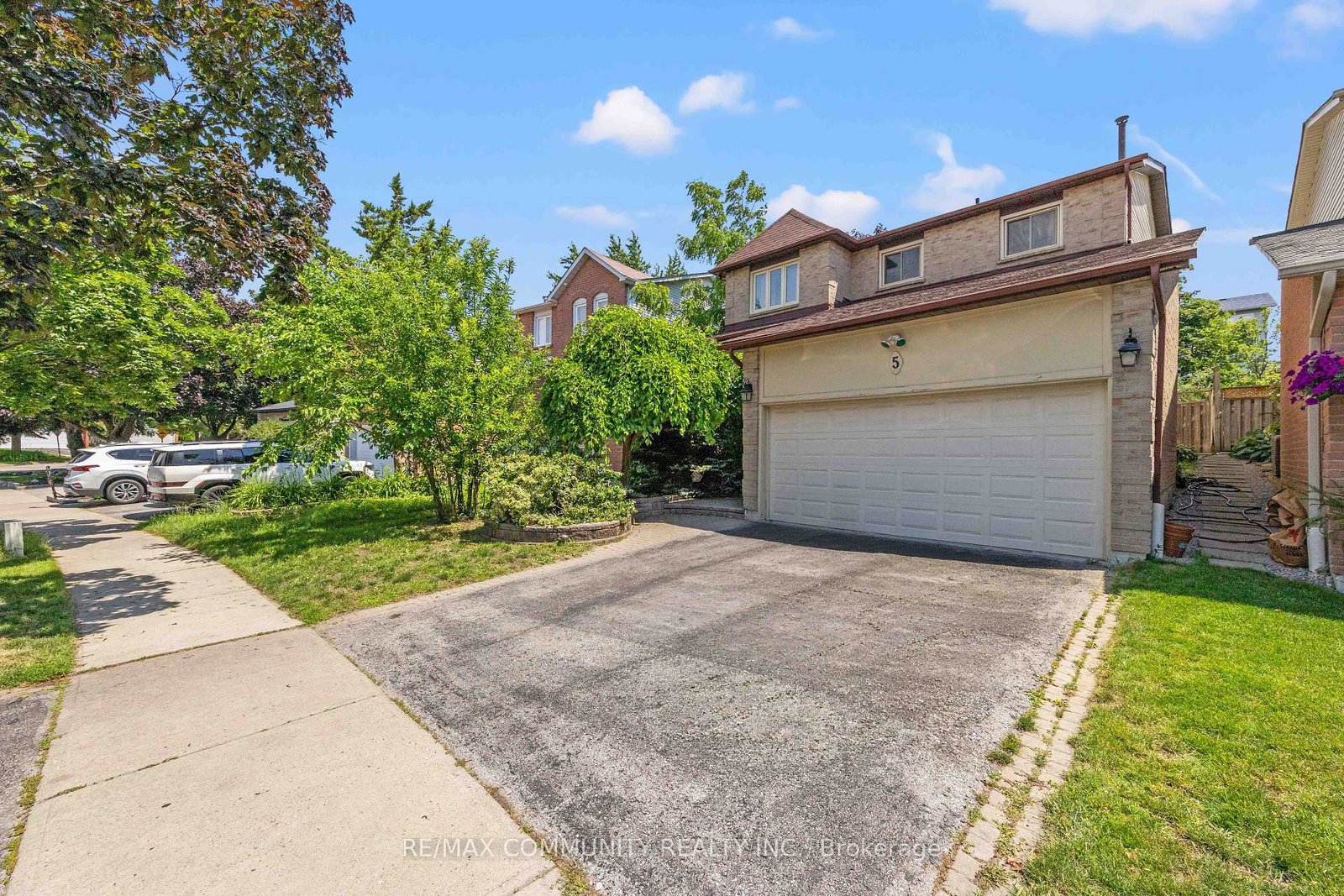 5-plowman-drive-ajax-ontario-e13721914