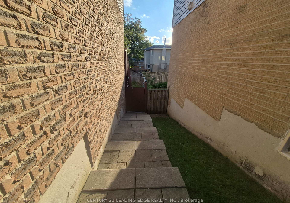 65-reed-drive-ajax-ontario-e13721992