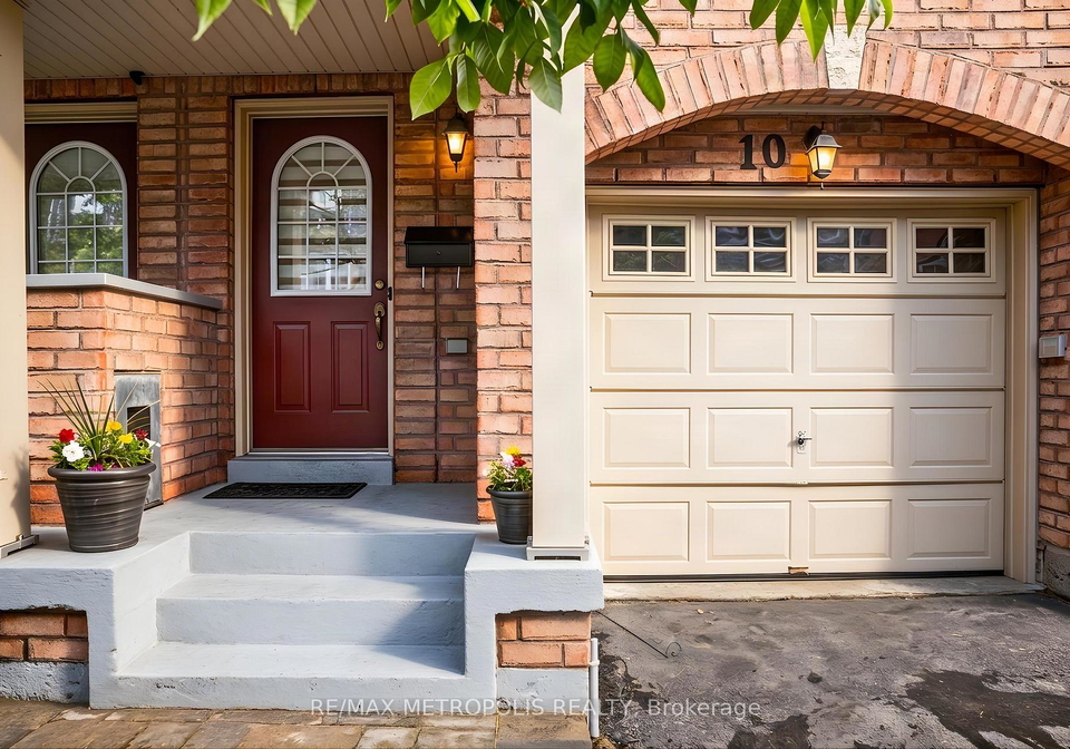 10-pat-brooks-terrace-toronto-scarborough-ontario-e13722776