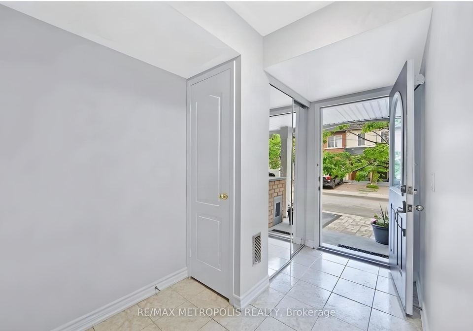 10-pat-brooks-terrace-toronto-scarborough-ontario-e13722776