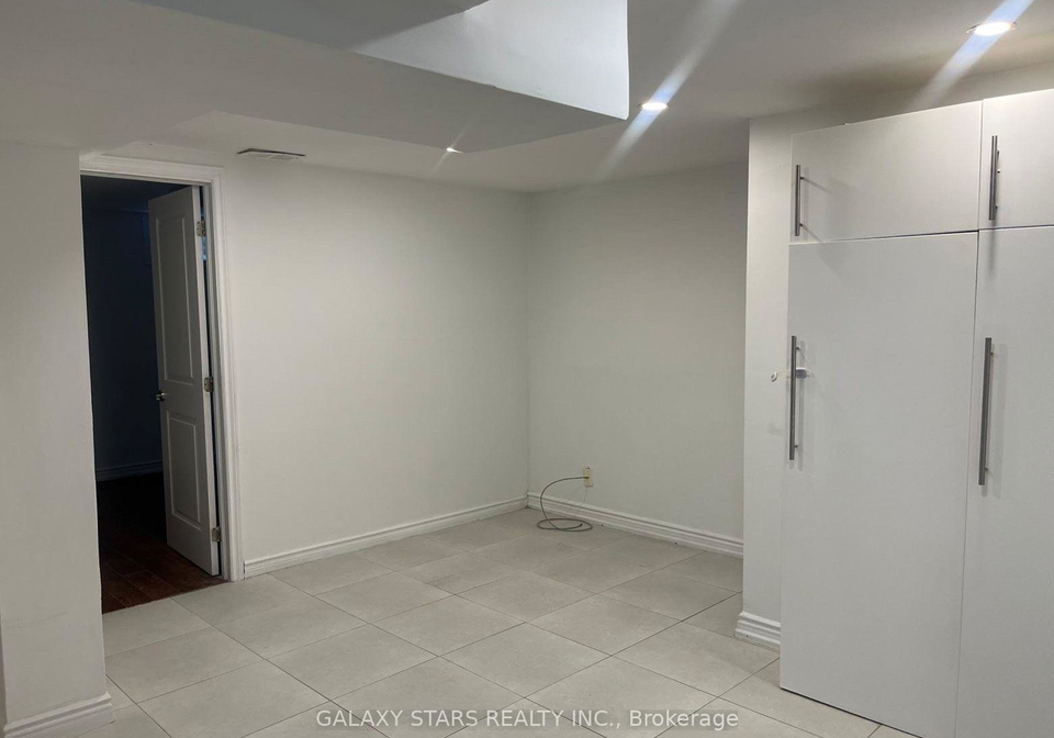 1411-anton-square-pickering-ontario-e13723462
