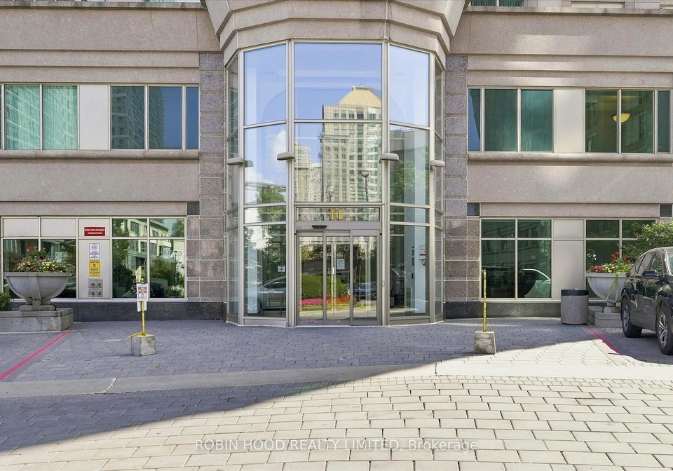 11-lee-centre-drive-toronto-scarborough-ontario-e13723982