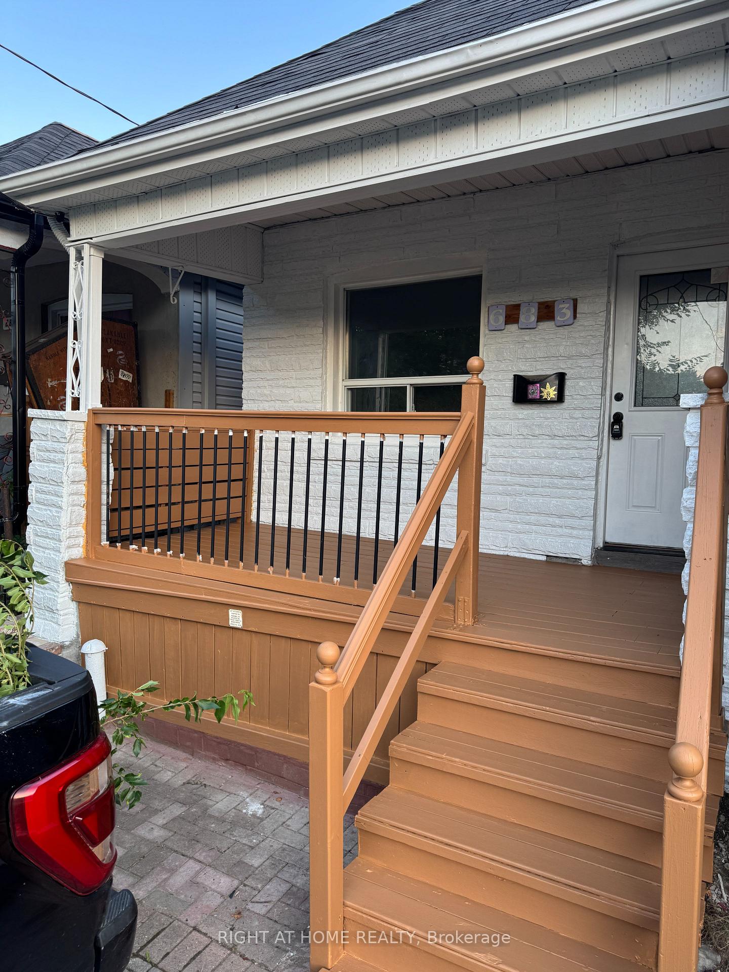 683-mortimer-avenue-toronto-east-york-ontario-e13725816