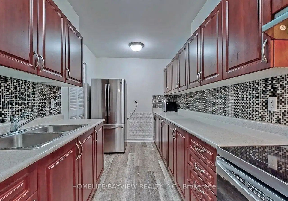 1-massey-square-toronto-east-york-ontario-e13725826