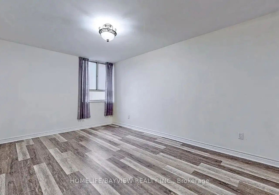 1-massey-square-toronto-east-york-ontario-e13725826
