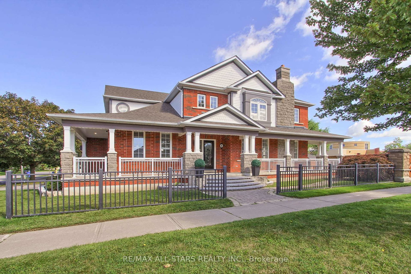1-hatch-street-whitby-ontario-e13726410