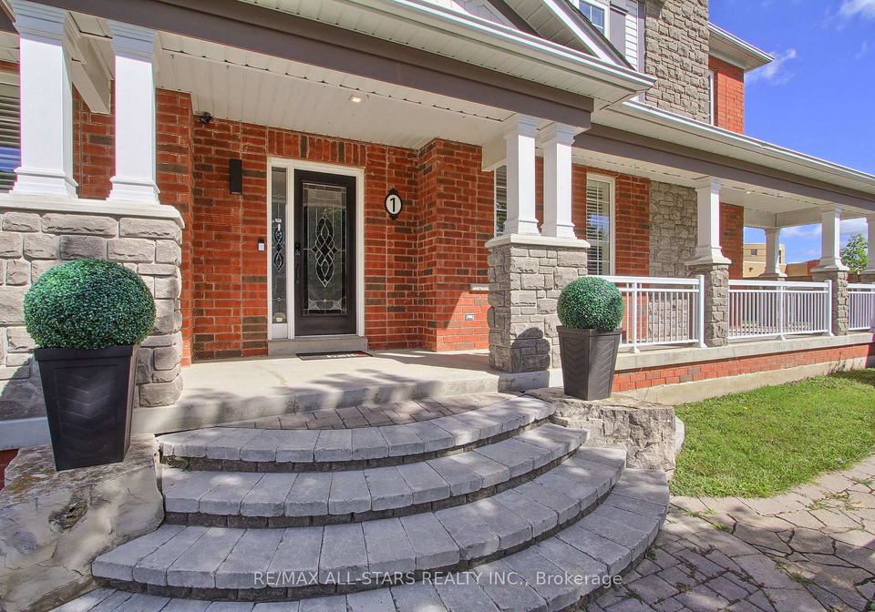 1-hatch-street-whitby-ontario-e13726410