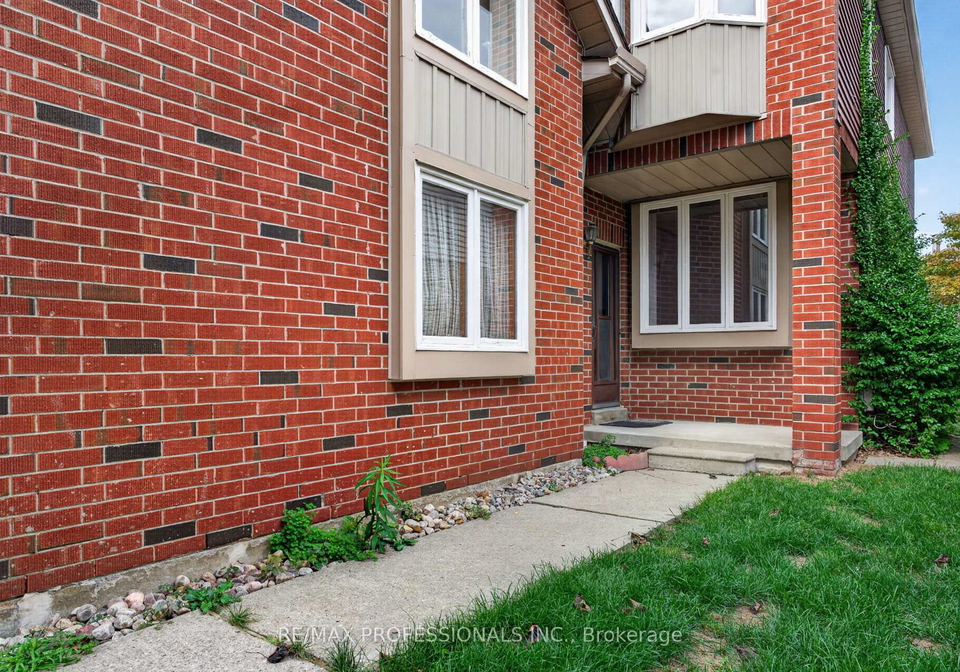1001-redbird-crescent-pickering-ontario-e13727108