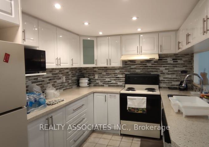330-alton-towers-circle-toronto-scarborough-ontario-e13727112
