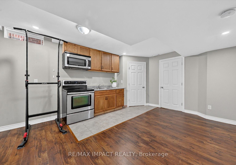 22-canary-street-whitby-ontario-e13727596