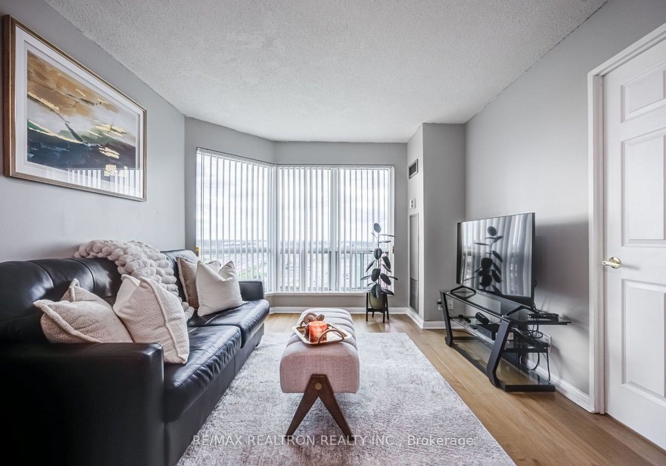 11-lee-centre-drive-toronto-scarborough-ontario-e13727692