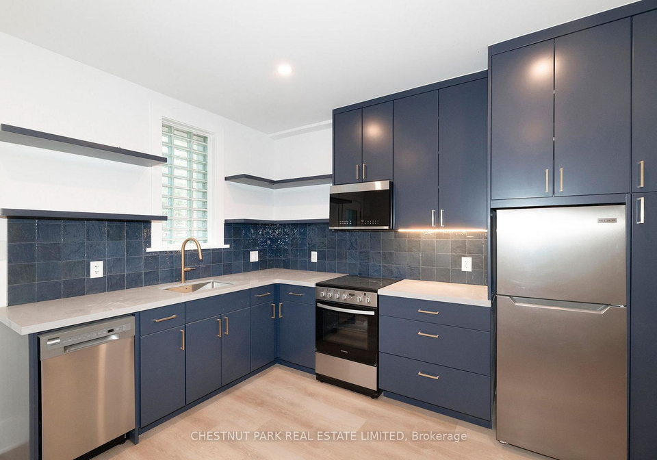 1105-queen-street-e-toronto-toronto-ontario-e13728108