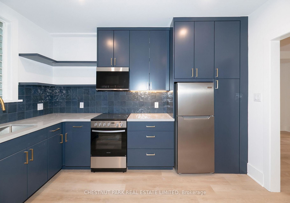 1105-queen-street-e-toronto-toronto-ontario-e13728108